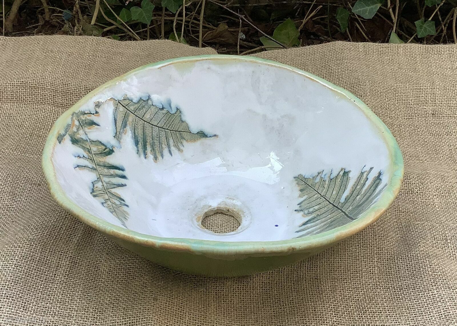 Ceramiczna umywalka „Paprocie II” - ręcznie robiona nablatowa