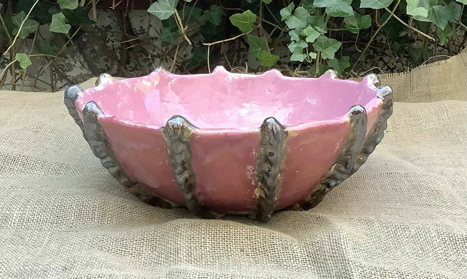 Ceramiczna umywalka nablatowa Jeżowiec w różu (handmade)