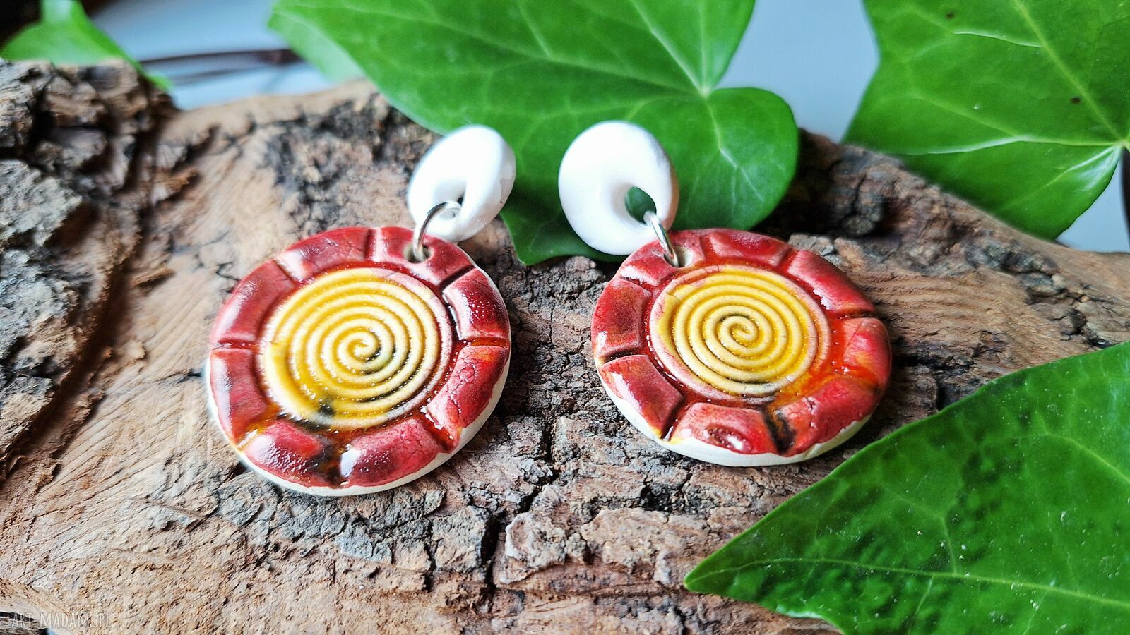 Kolczyki ceramiczne „Solarna Spirala” - ręcznie robione z ceramiki szkliwionej