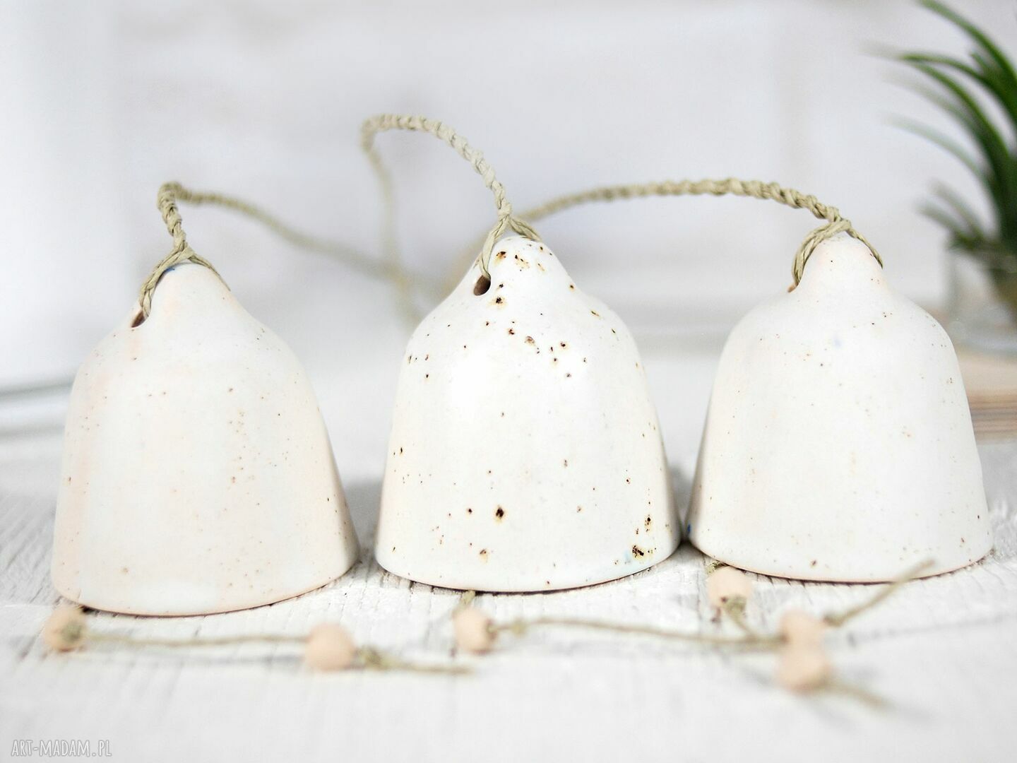 Ceramiczne dzwonki choinkowe „Śnieg” - zestaw 3 ceramicznych ozdób