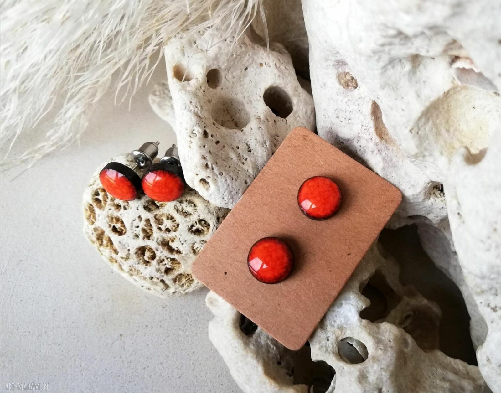 Pomarańczowe ceramiczne kolczyki na sztyftach ze stali chirurgicznej Orange Power