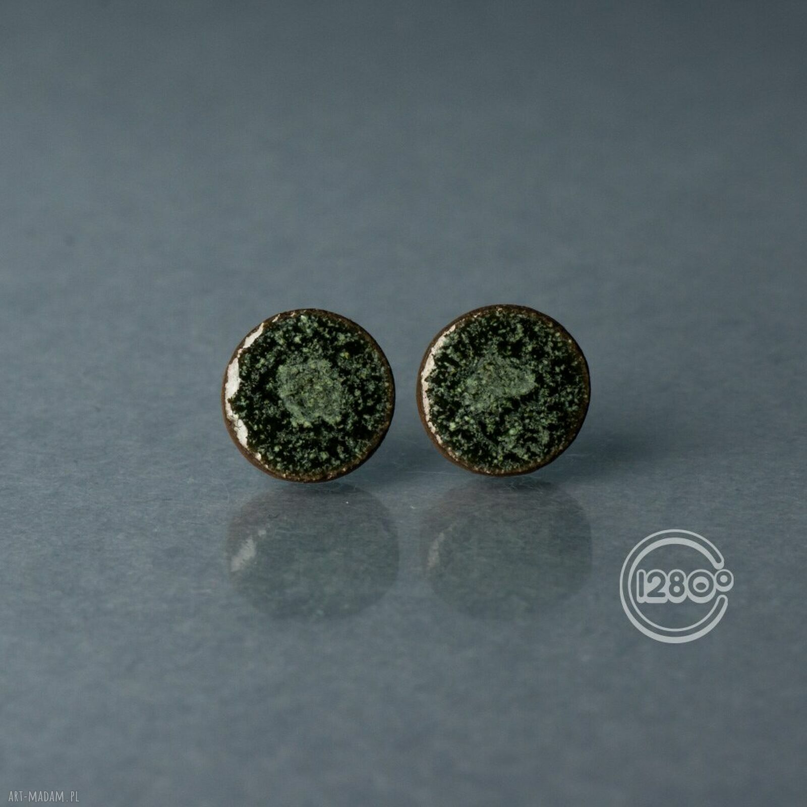 Zielone ceramiczne kolczyki na sztyftach w kształcie koła 10 mm