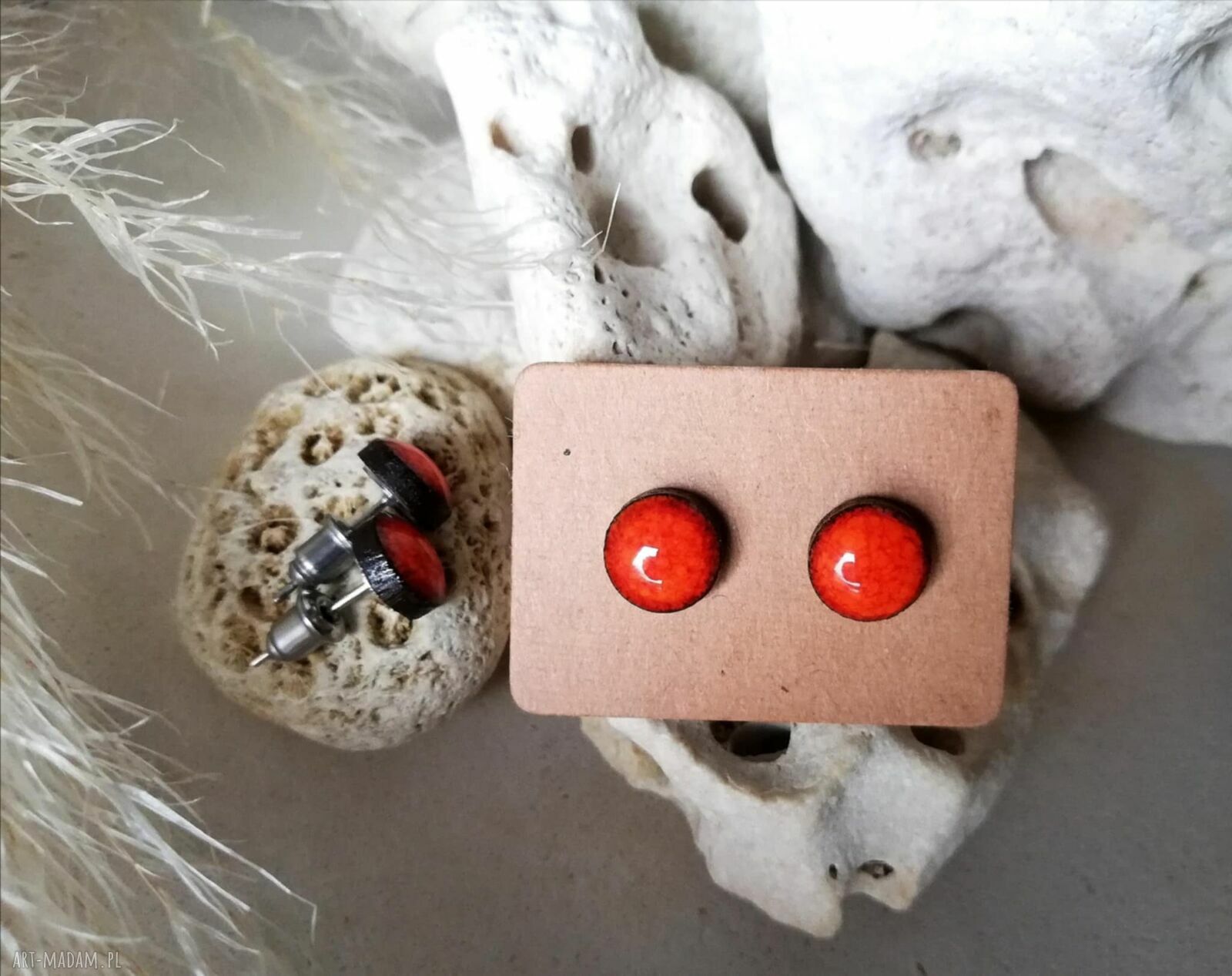 Pomarańczowe ceramiczne kolczyki na sztyftach ze stali chirurgicznej Orange Power