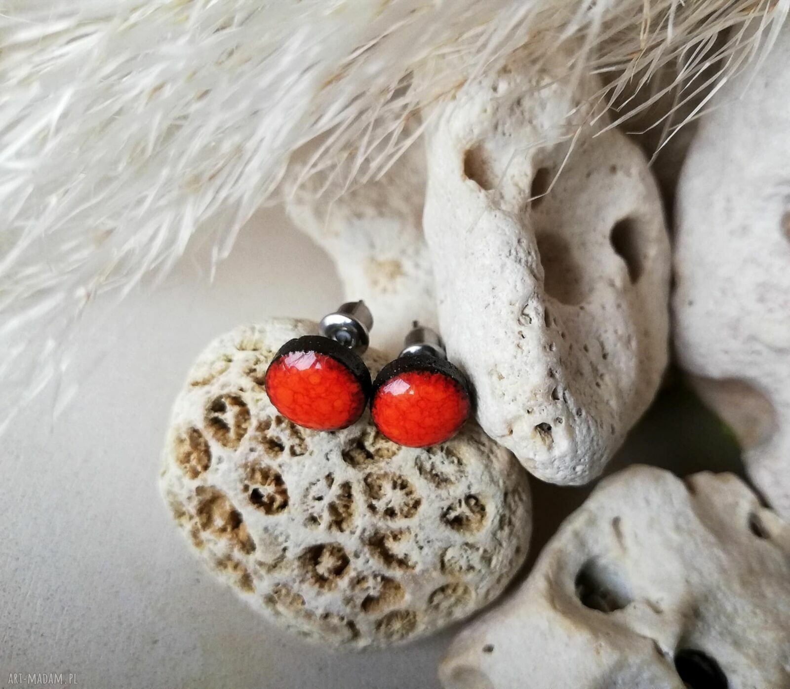 Pomarańczowe ceramiczne kolczyki na sztyftach ze stali chirurgicznej Orange Power