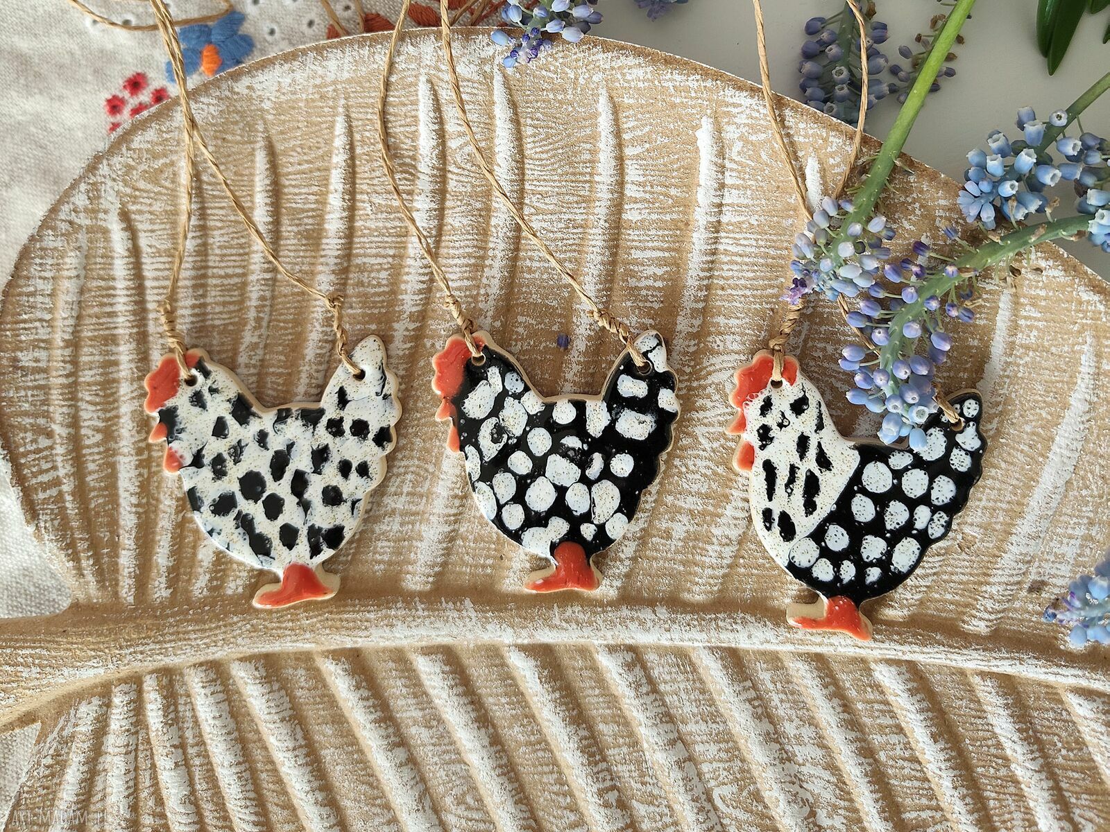 Ceramiczne kurki w kropki - ozdoby ceramiczne do powieszenia na ścianę (zestaw 3 szt.)
