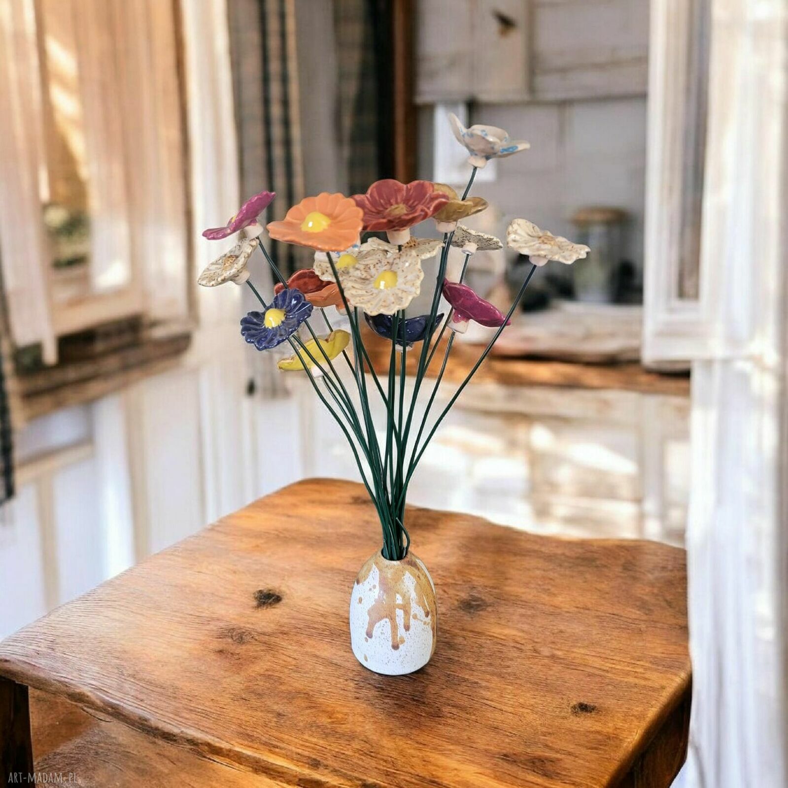Ceramiczne kwiaty w wazonie - organiczna ceramika Art by Leika
