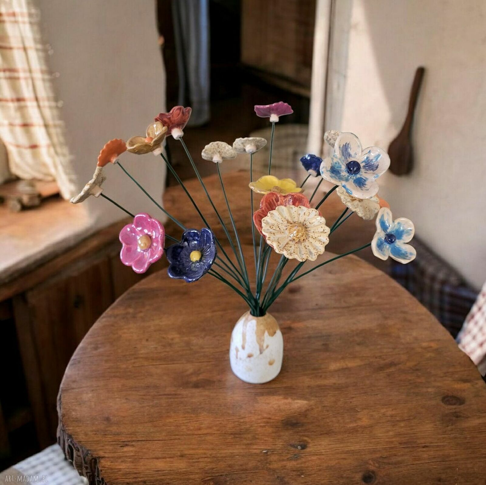 Ceramiczne kwiaty w wazonie - organiczna ceramika Art by Leika