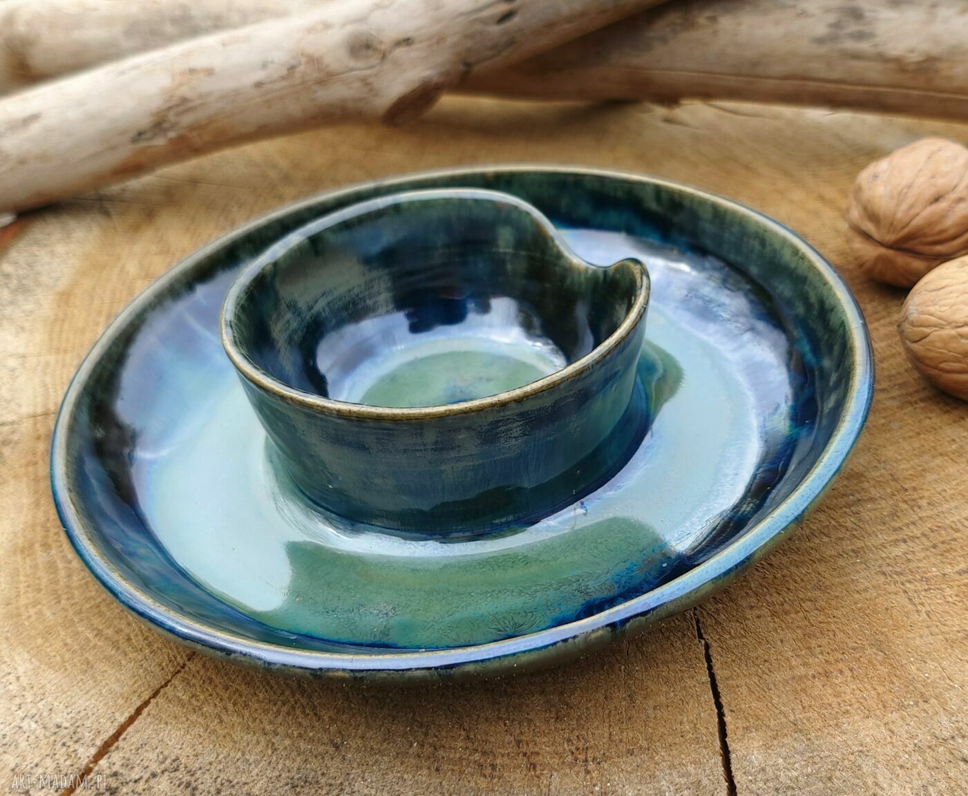 Ceramiczna salaterka do przekąsek z miejscem na dip (c658)