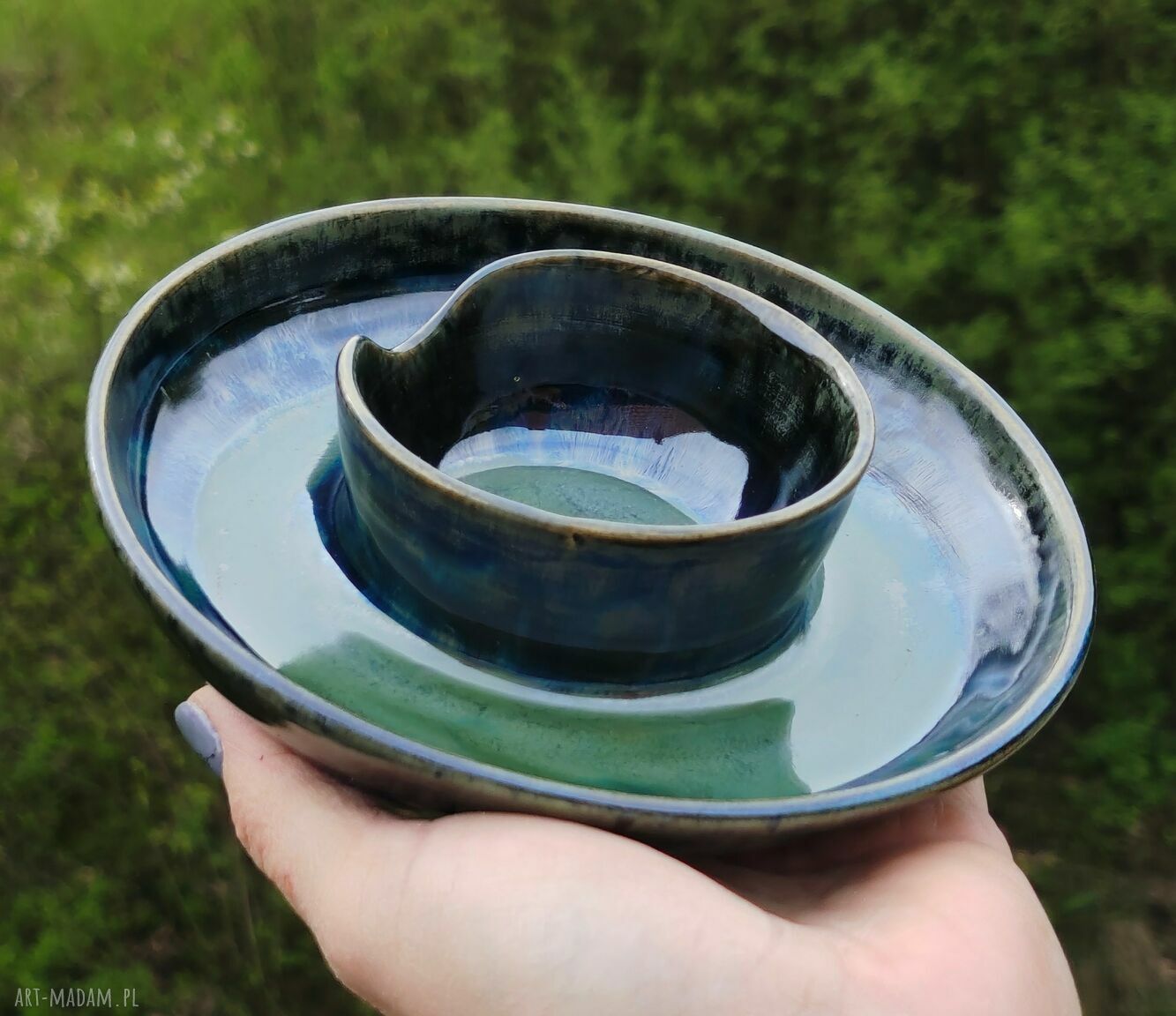 Ceramiczna salaterka do przekąsek z miejscem na dip (c658)
