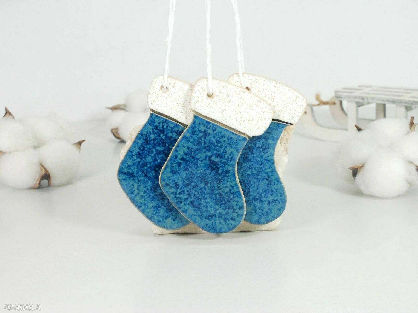 Ręcznie wykonane ceramiczne skarpety świąteczne - ozdoby choinkowe