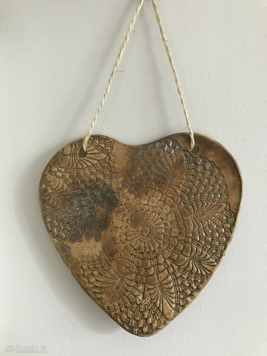 Ceramiczne serce z odciskiem serwetki - wyjątkowy wallhanging do domu