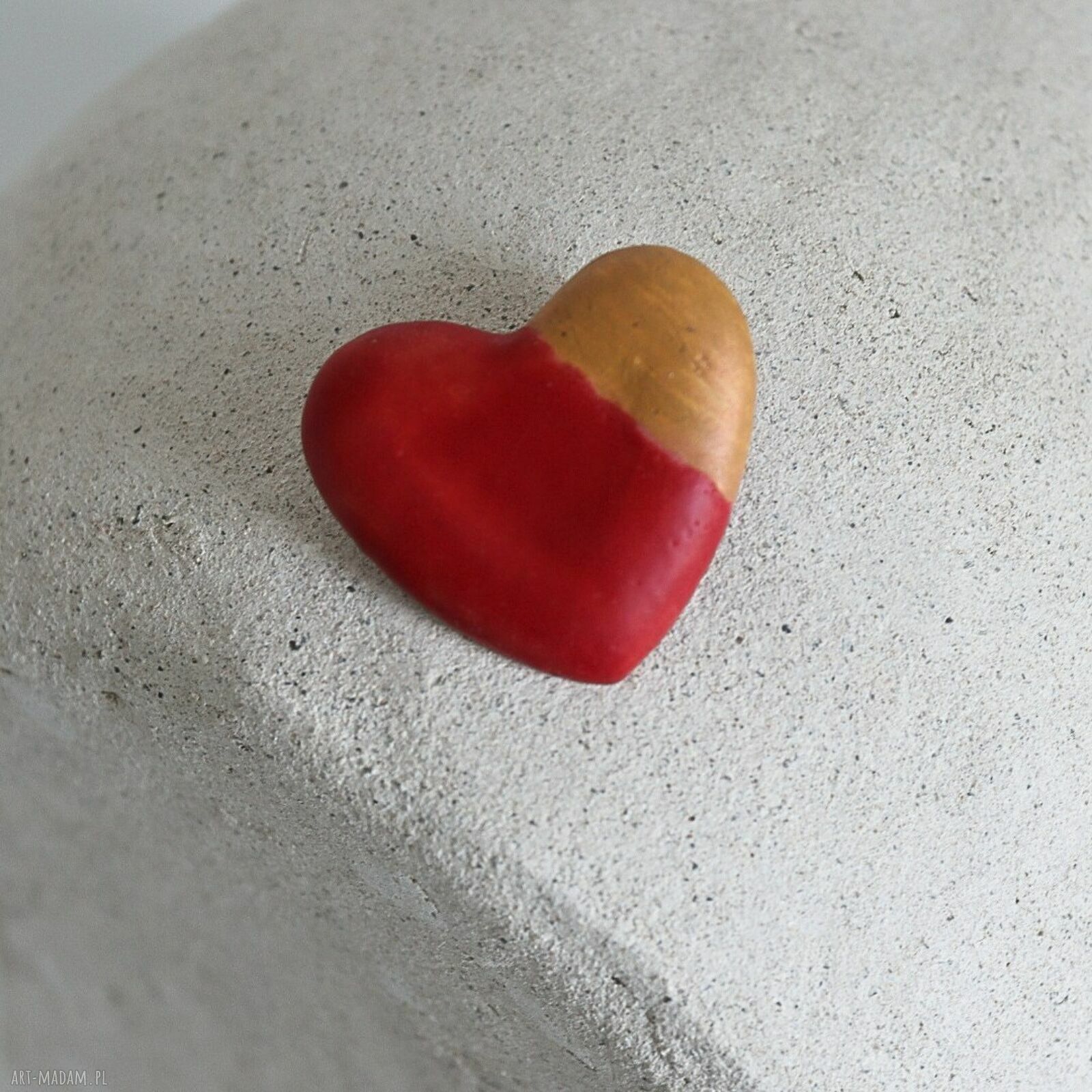 Ceramiczne serce - broszka handmade z matowym szkliwem