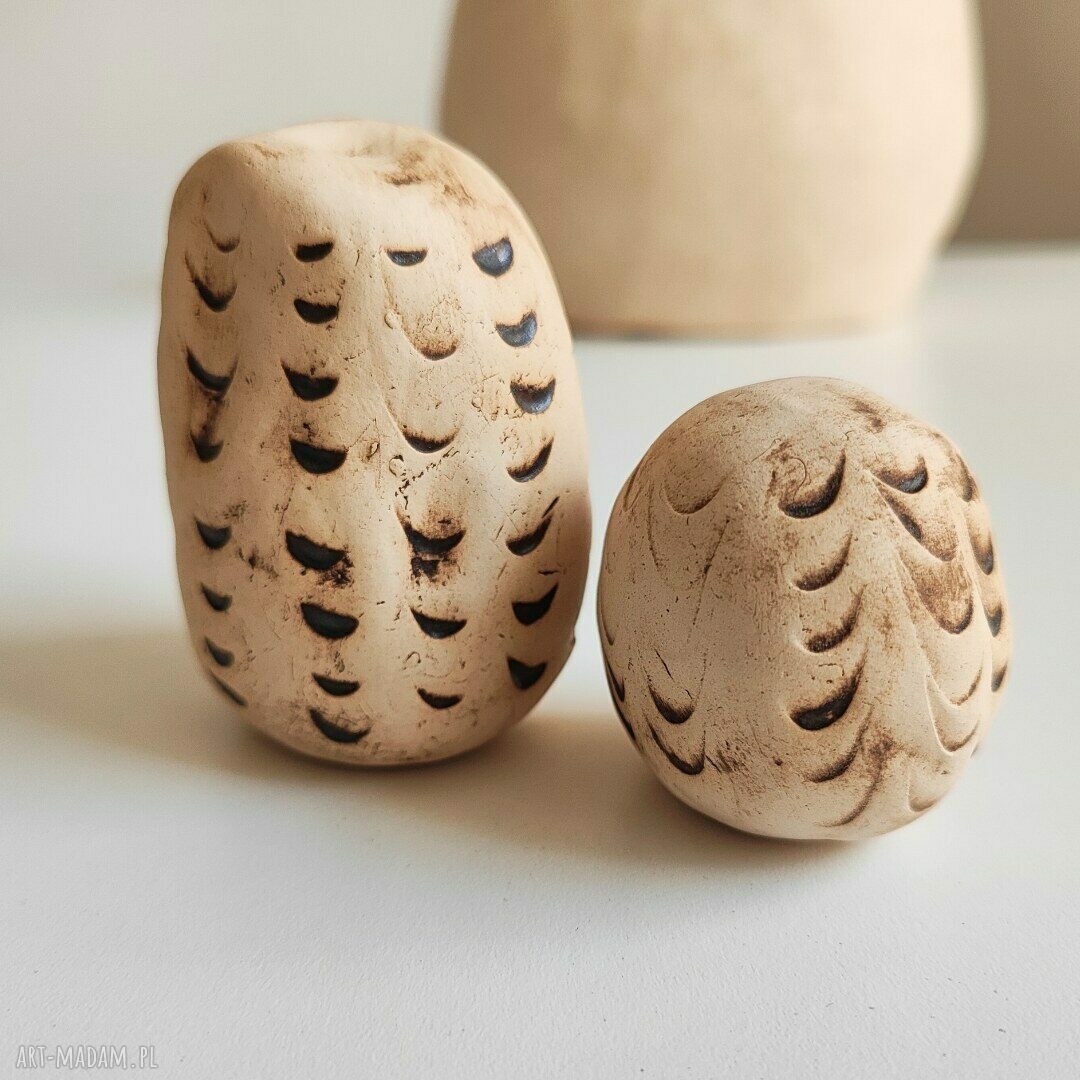 Ceramiczne sówki - ręcznie lepiona miniaturka z jasnej gliny