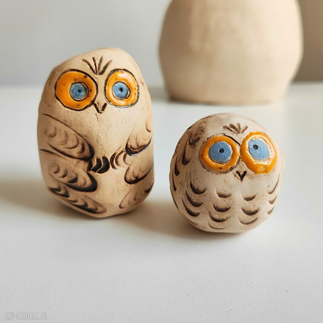 Ceramiczne sówki - ręcznie lepiona miniaturka z jasnej gliny