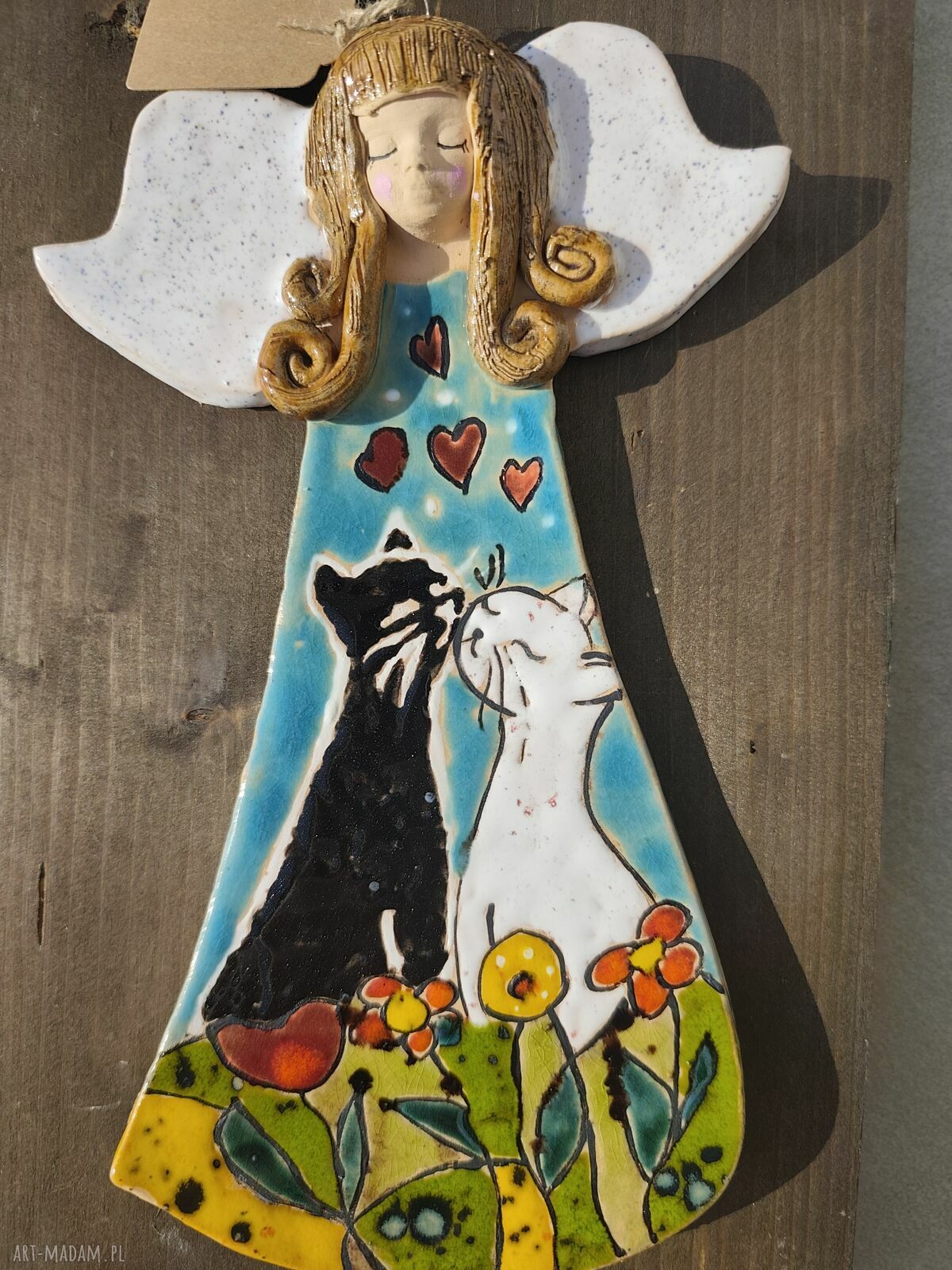 Ręcznie lepiony anioł ceramiczny - wyjątkowa pamiątka na Chrzest, Komunię i Ślub