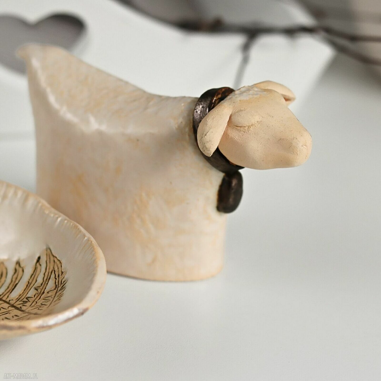 Ceramiczny baranek wielkanocny i miseczka - zestaw handmade do koszyczka
