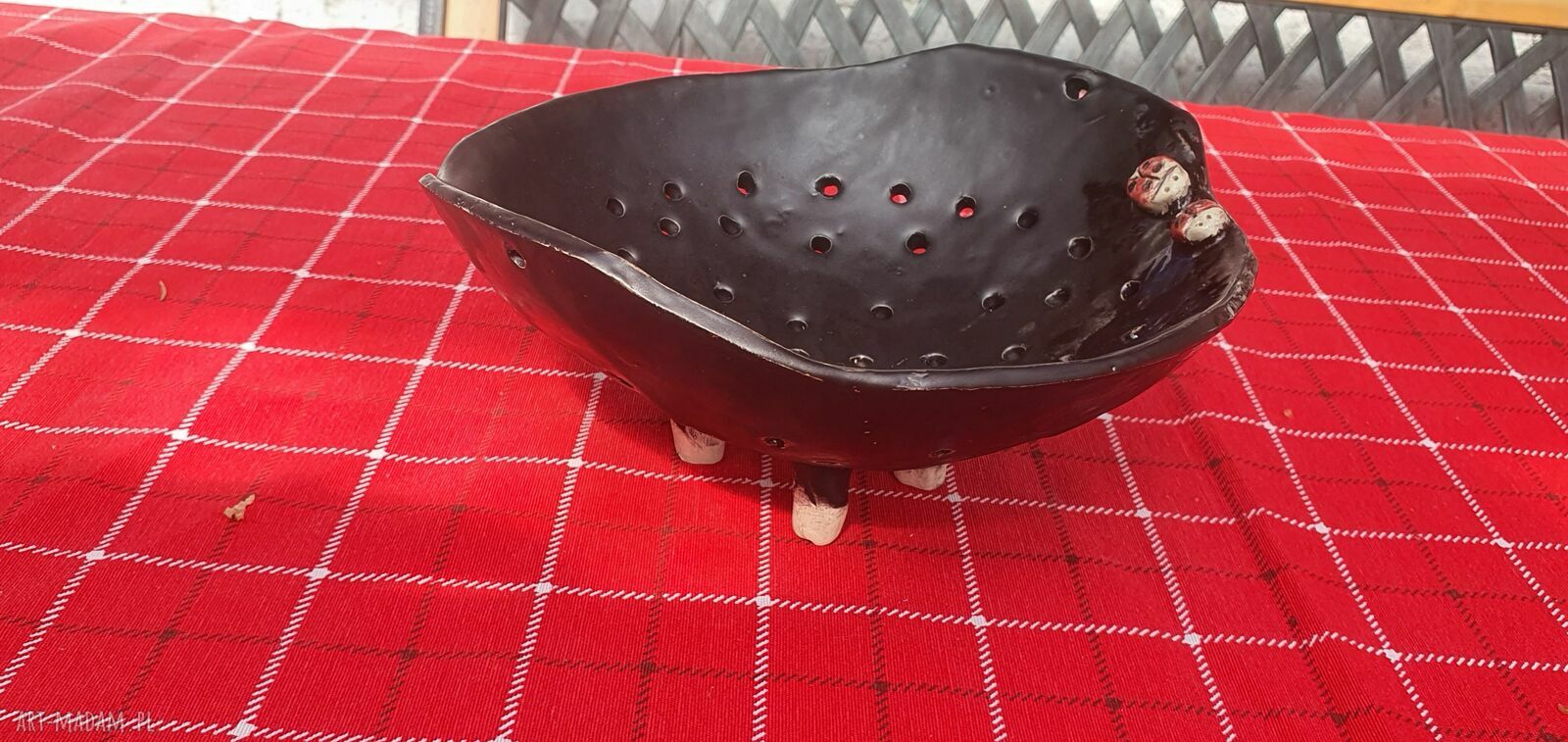 Cedzak ceramiczny na nóżkach