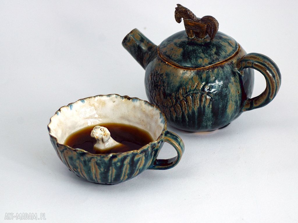 Ceramiczny czajniczek - imbryk do herbaty z motywem konia
