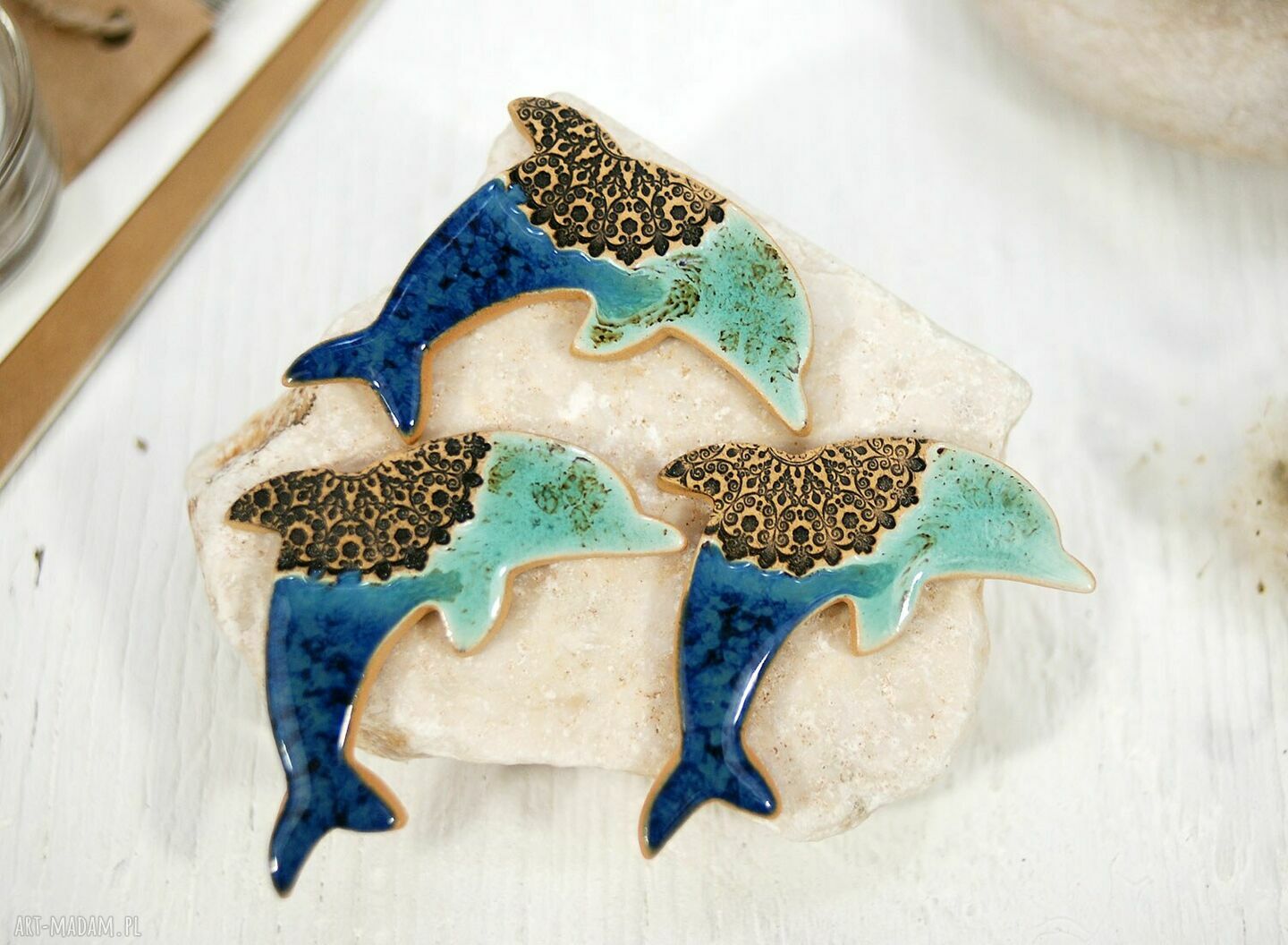 Ceramiczny delfin - magnes na lodówkę ze zwierzętami morskimi