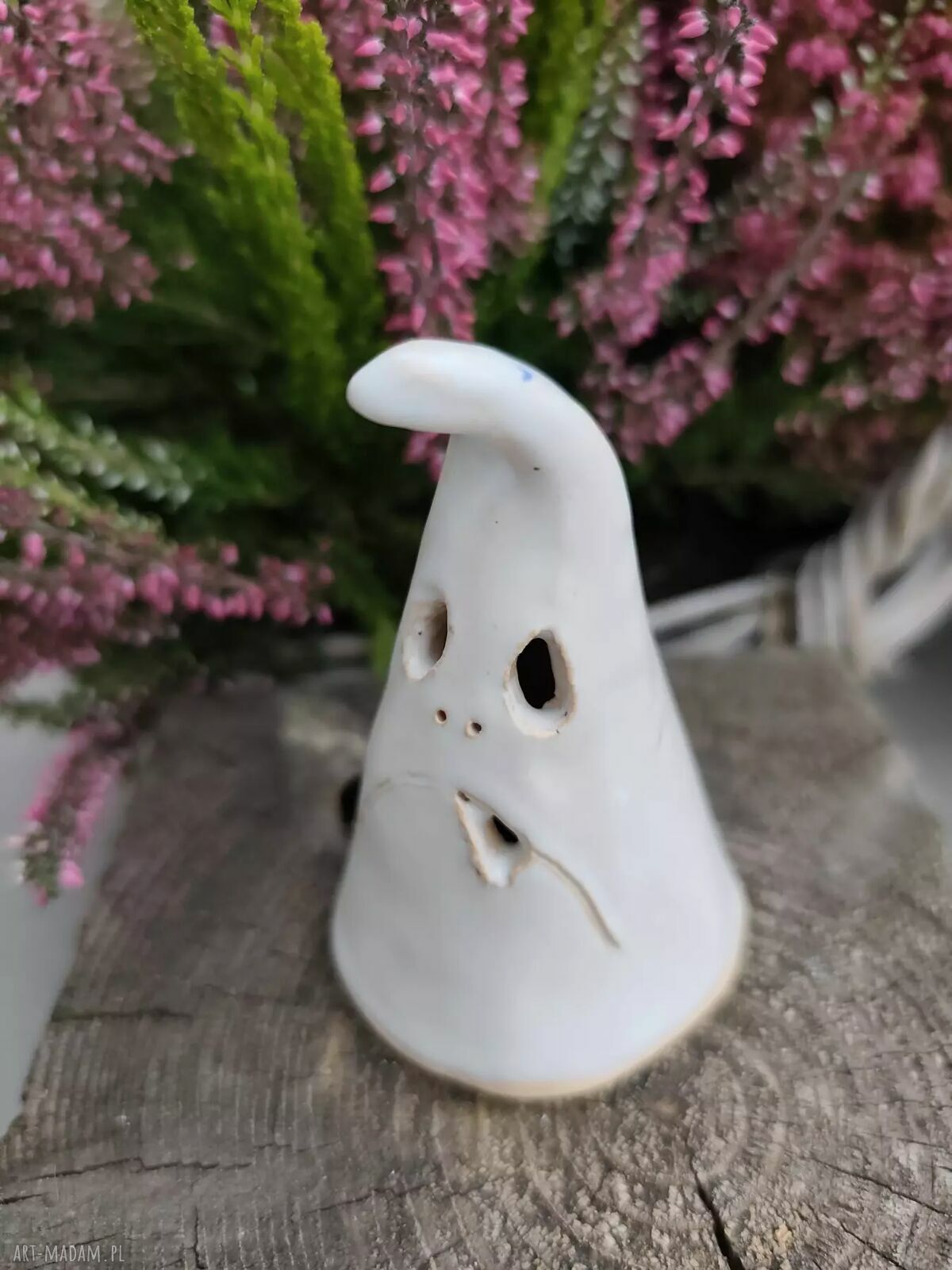 Ceramiczny duch - ręcznie robiona dekoracja domu na Halloween