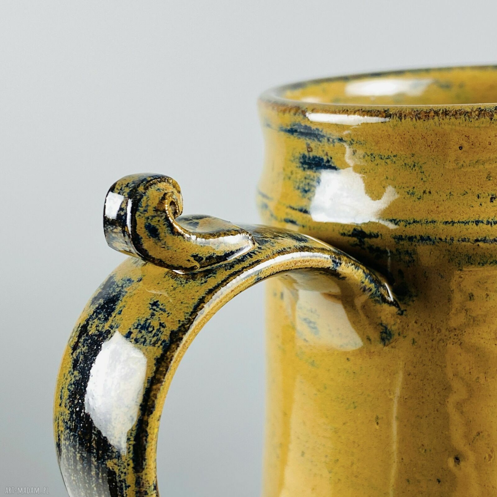 Kubek ceramiczny w kształcie kufla 400 ml - karmel i gorzka czekolada