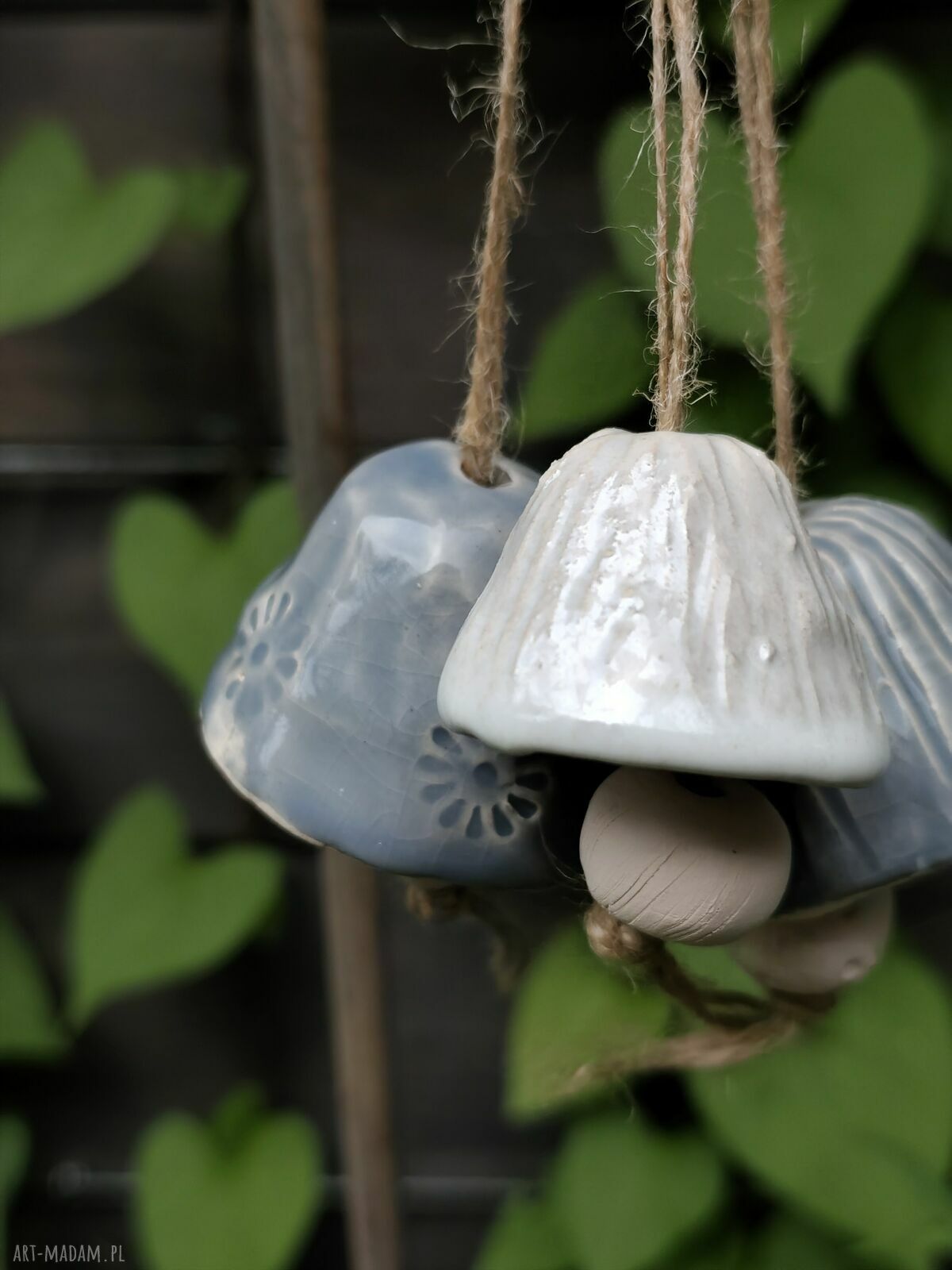 Dzwonek ceramiczny 3 szt - ręcznie wykonana ozdoba na balkon lub do ogrodu