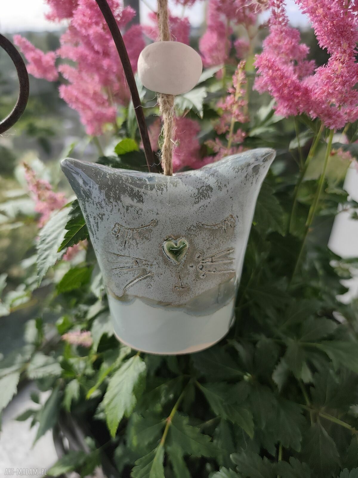 Ceramiczny dzwonek w kształcie kota - ręcznie wykonana dekoracja