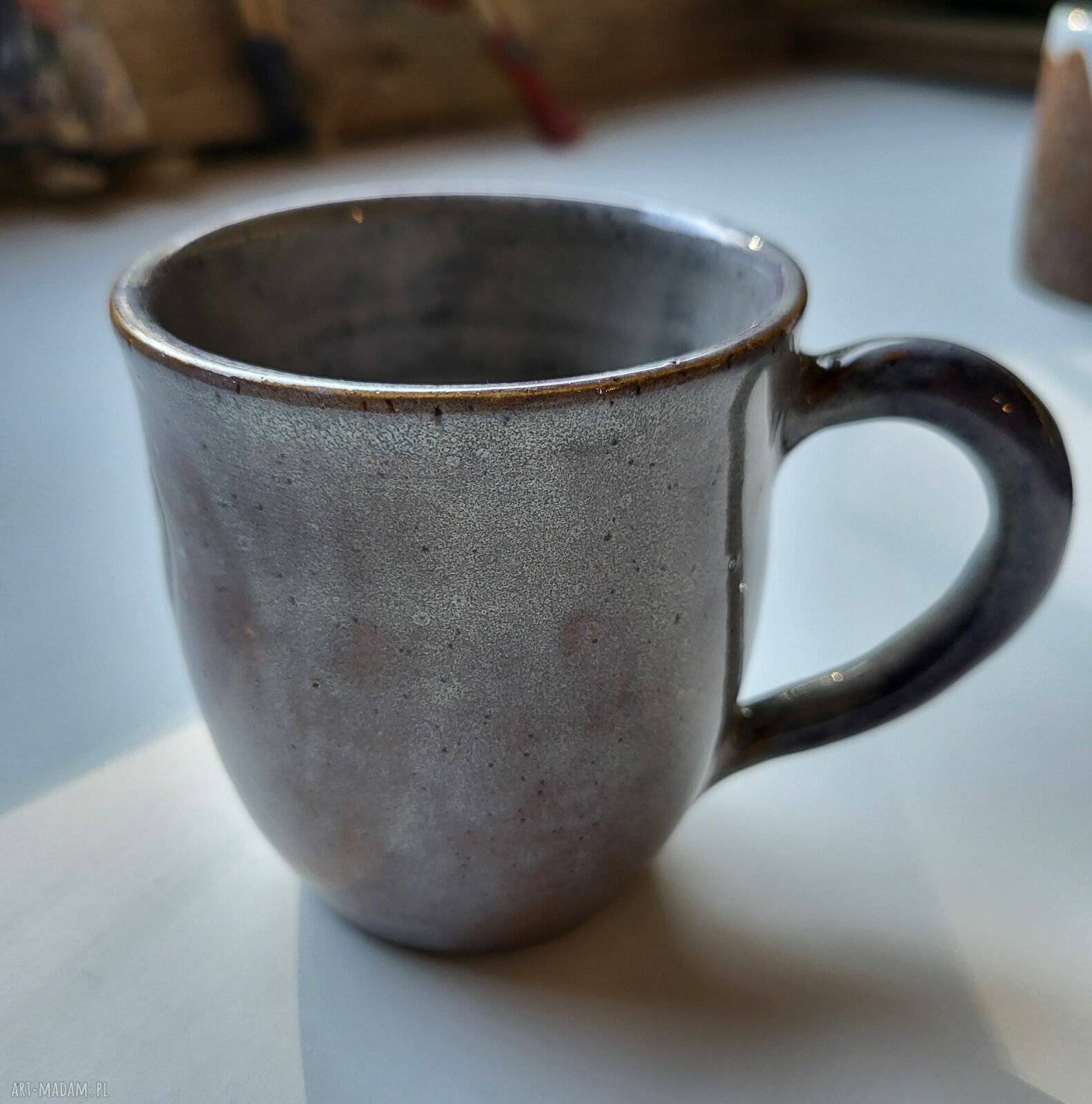 Ceramiczny kubek z sercem