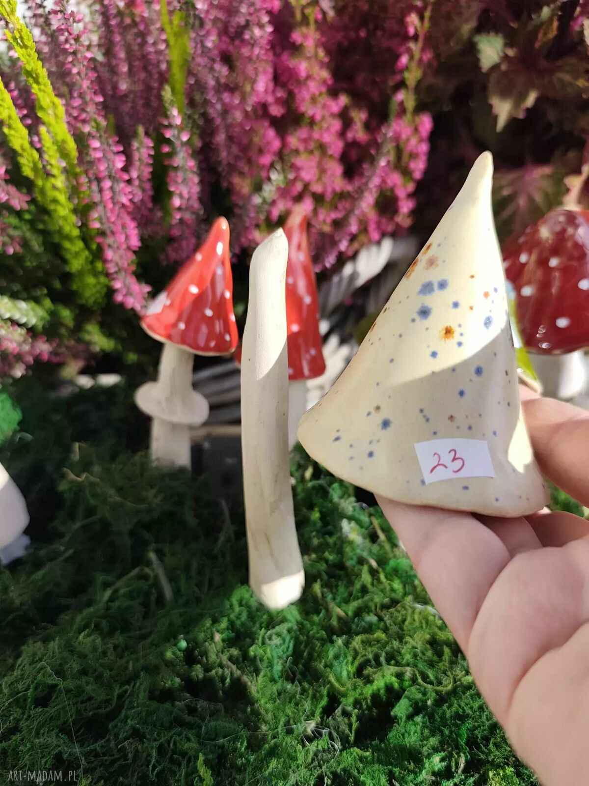 Ręcznie robiony ceramiczny grzybek do doniczki