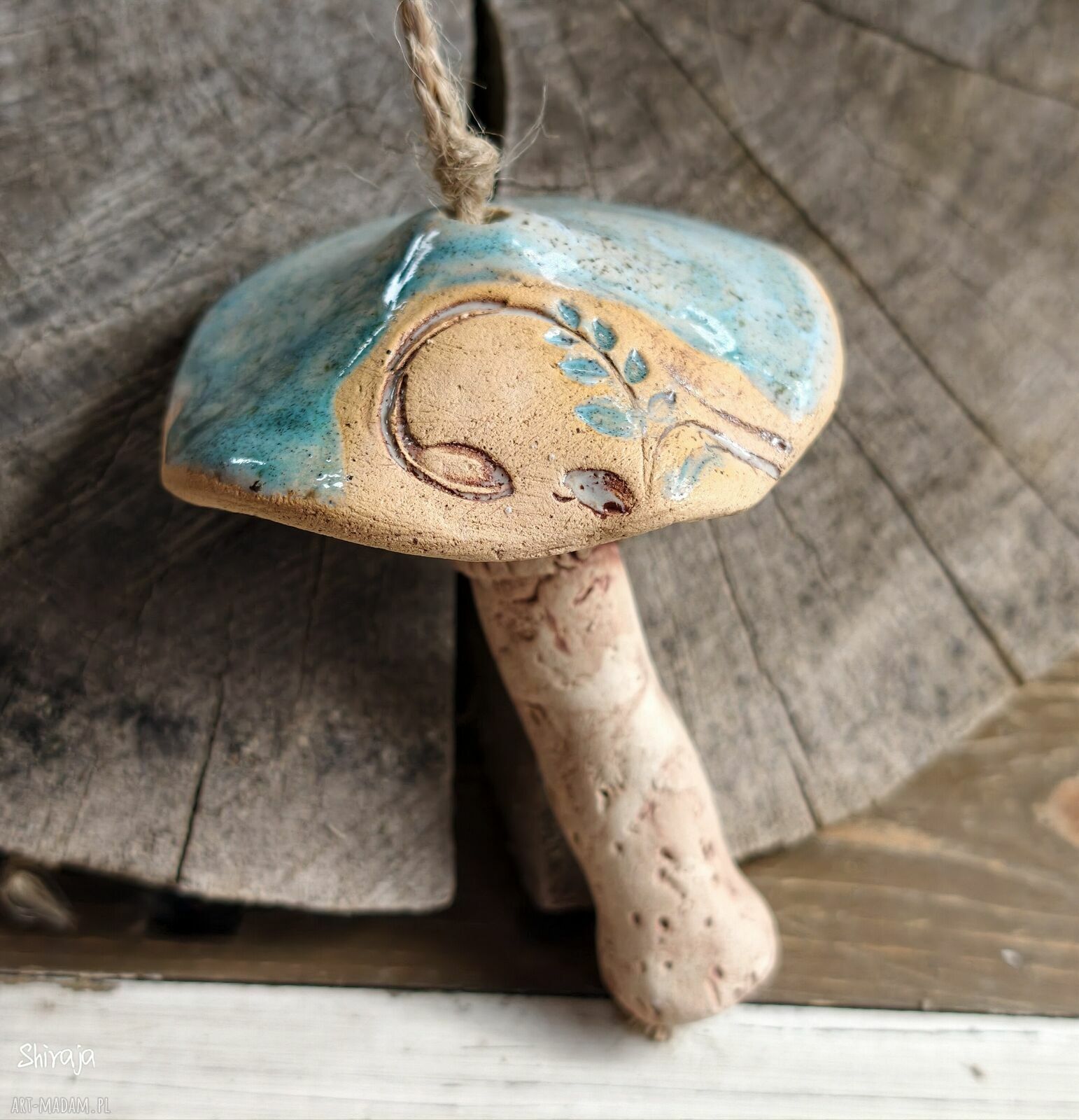 Ceramiczny grzybek zawieszka - turkusowa dekoracja w leśnym stylu