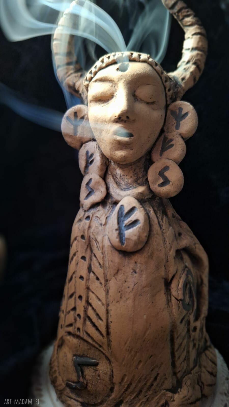 Ceramiczny kominek zapachowy Szamanka z dymem z trzeciego oka