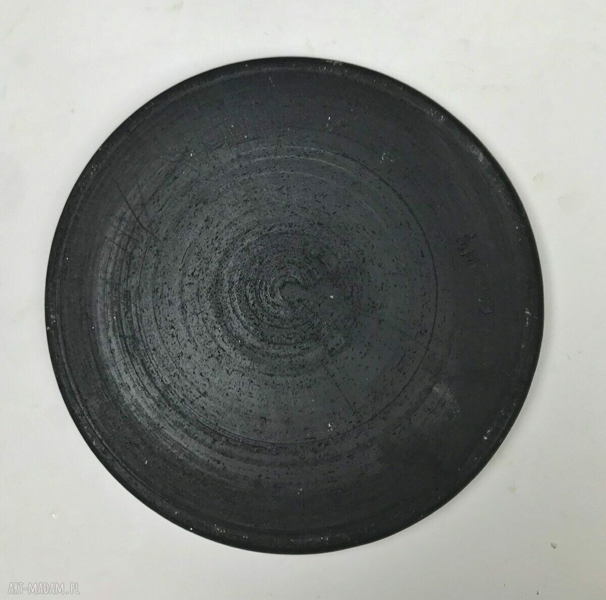 Ceramiczny komplet śniadaniowy ręcznie robiony z czarnej gliny