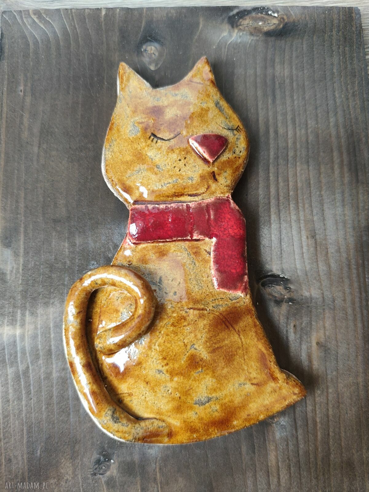 Kot ceramiczny na starej desce - dekoracja ścienna dla miłośniczek kotów