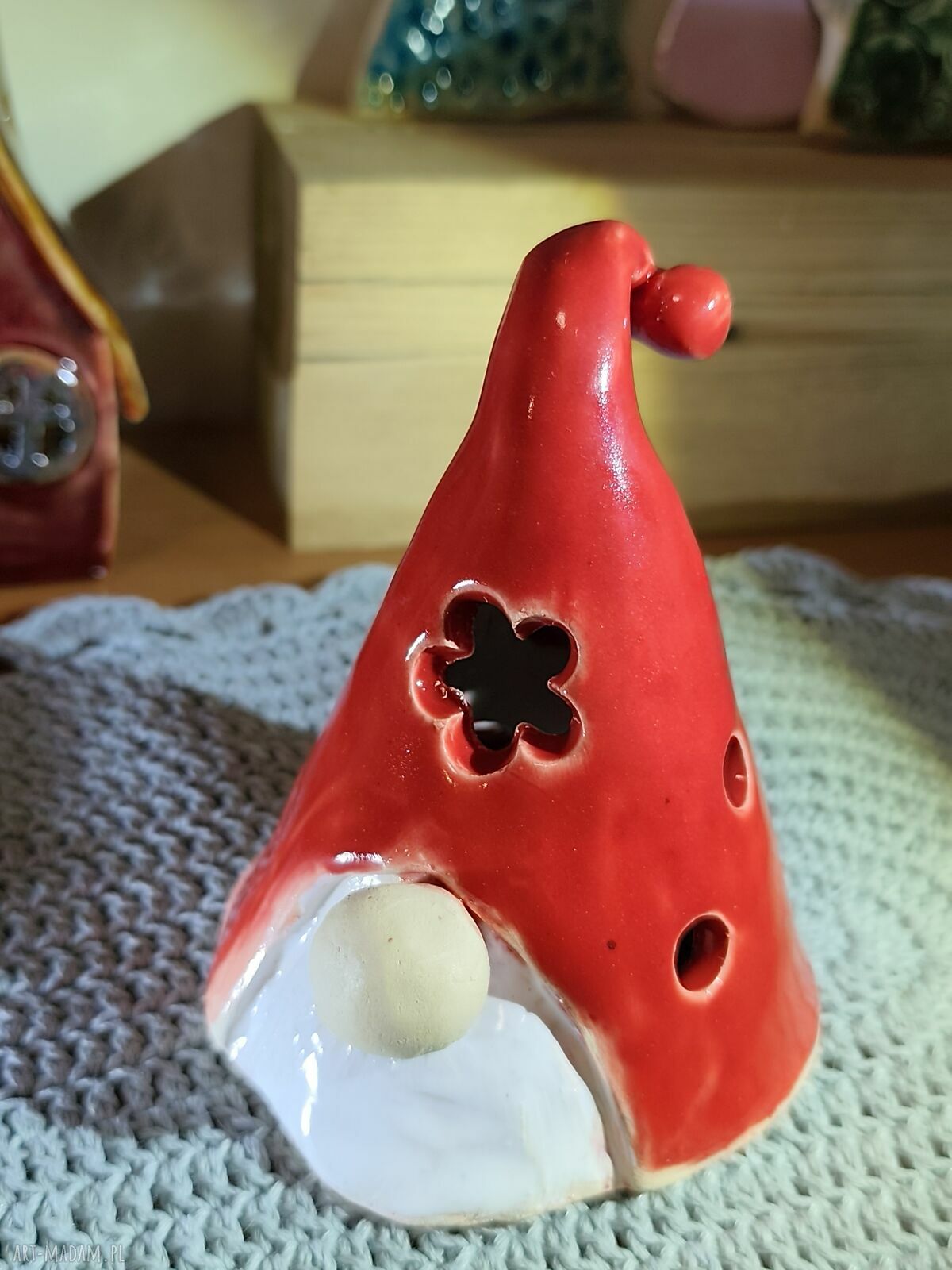 Krasnal ceramiczny lampion na Boże Narodzenie