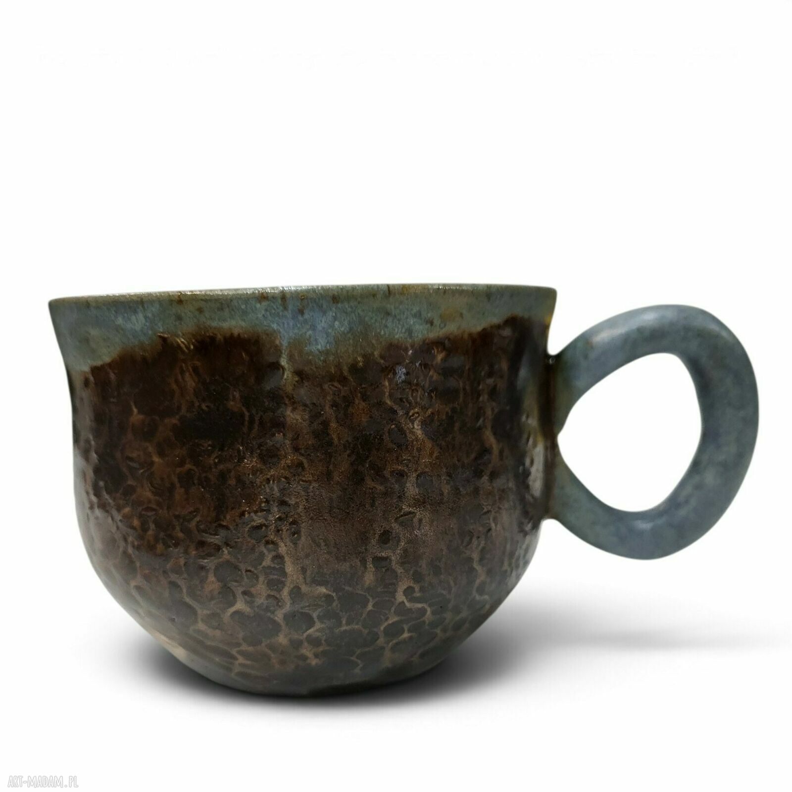 Ręcznie robiony ceramiczny kubek w odcieniach niebieskiego i brązu