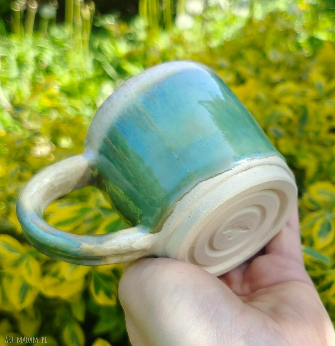 Ceramiczny kubek (c483) z kamionki - zielony turkus i beż