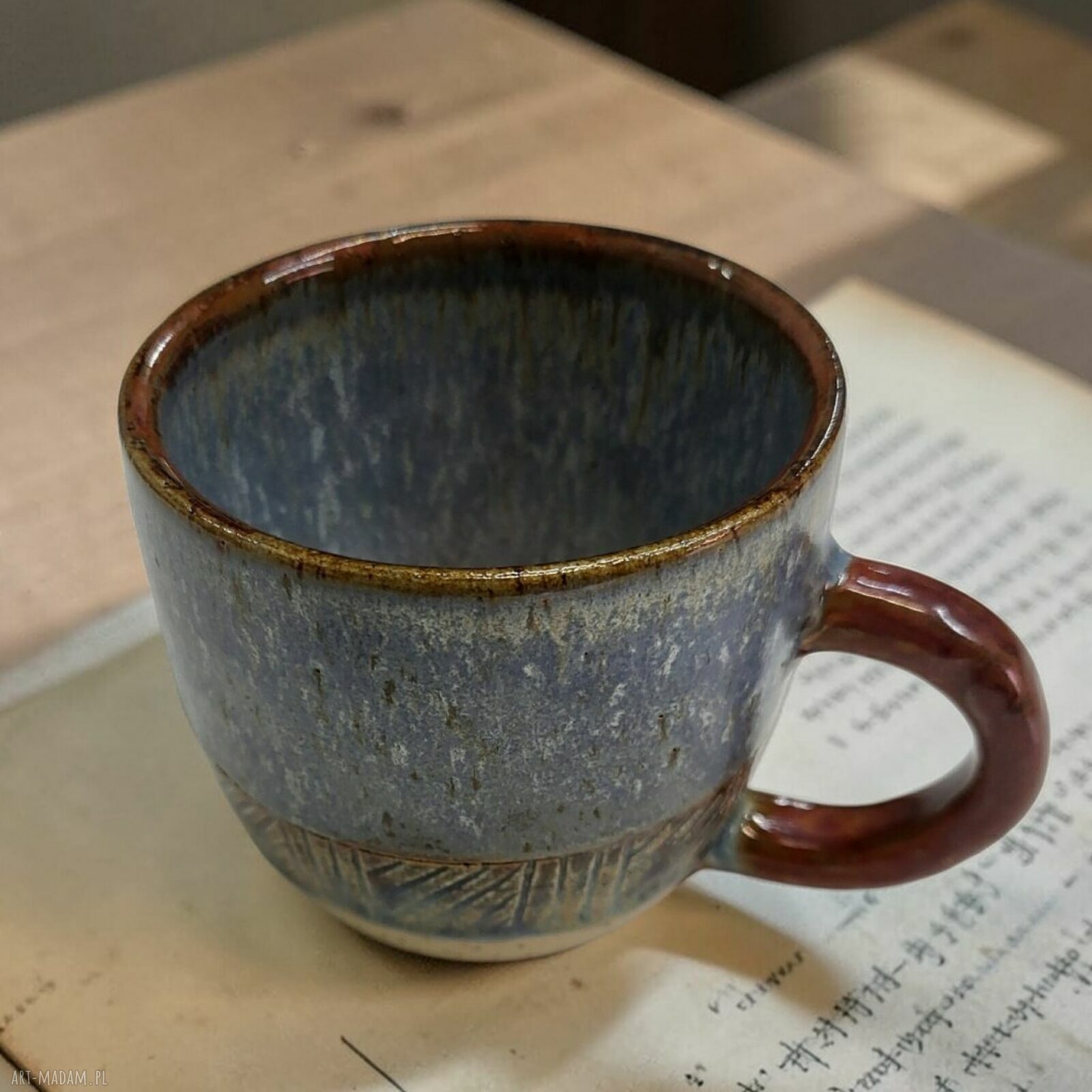 Ceramiczny kubek dla niej na prezent - ręcznie toczony i zdobiony