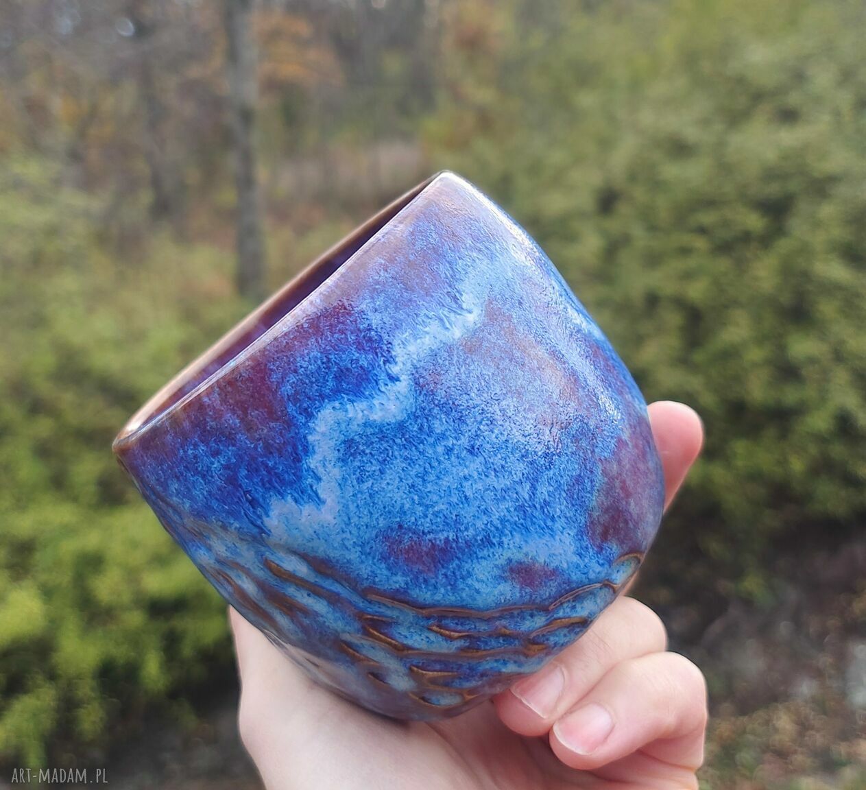 Ceramiczny kubek z motywem psiej łapki - rękodzieło Shiraja