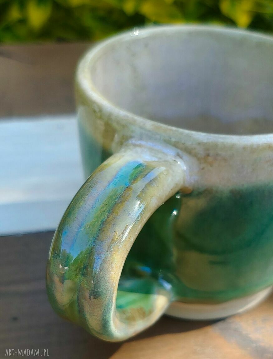 Ceramiczny kubek (c483) z kamionki - zielony turkus i beż