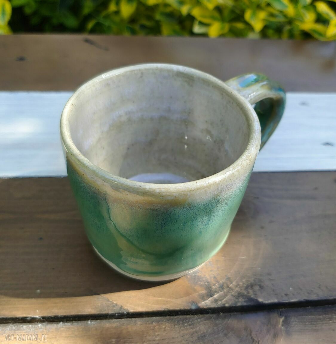 Ceramiczny kubek (c483) z kamionki - zielony turkus i beż