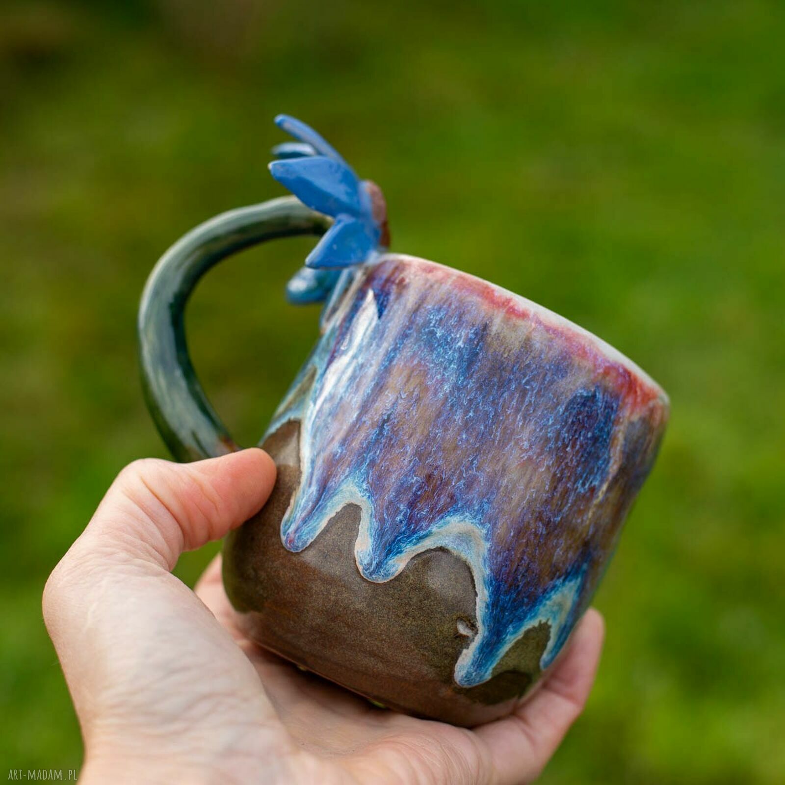 Kubek ceramiczny z kwiatkiem - zielone poszycie (ok. 400 ml)