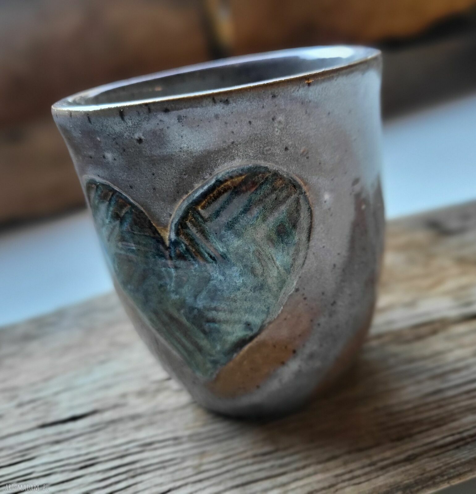 Ceramiczny kubek z sercem