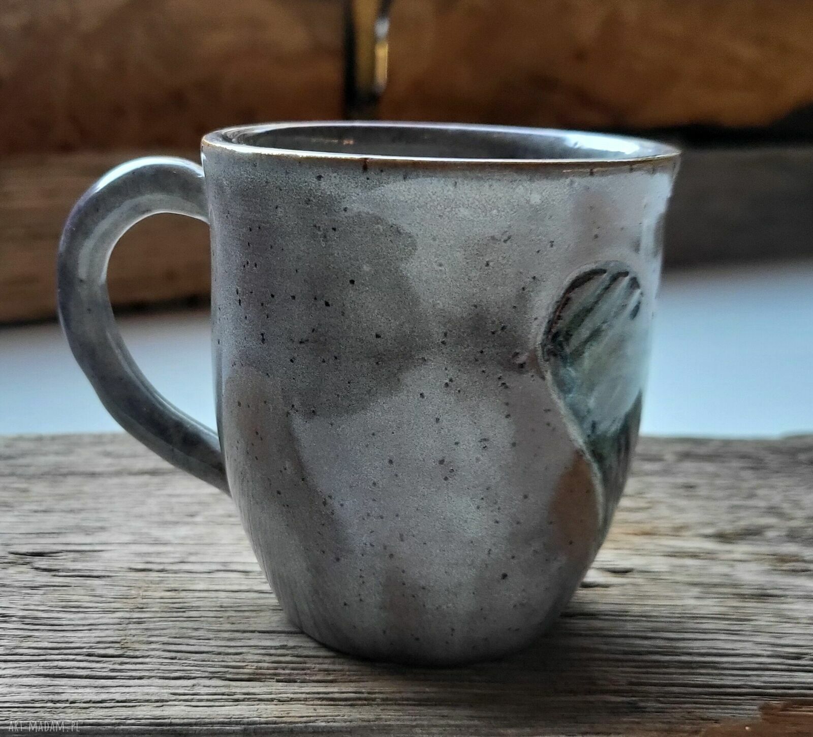 Ceramiczny kubek z sercem