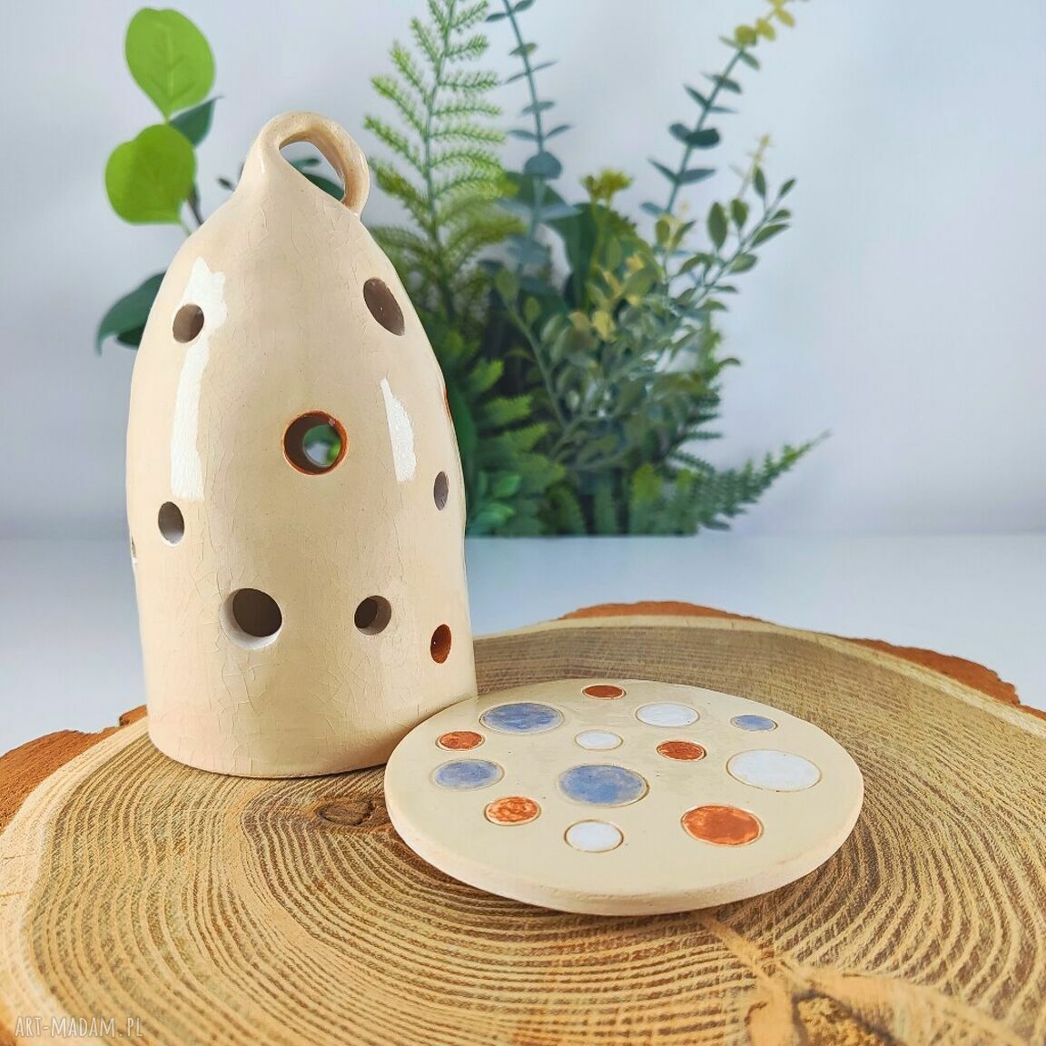 Ręcznie lepiony ceramiczny lampion na tealight z jasnej gliny