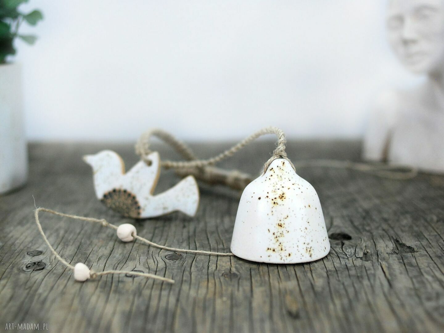 Ceramiczny łapacz snu z ptaszkiem - dekoracja nad łóżko w stylu boho