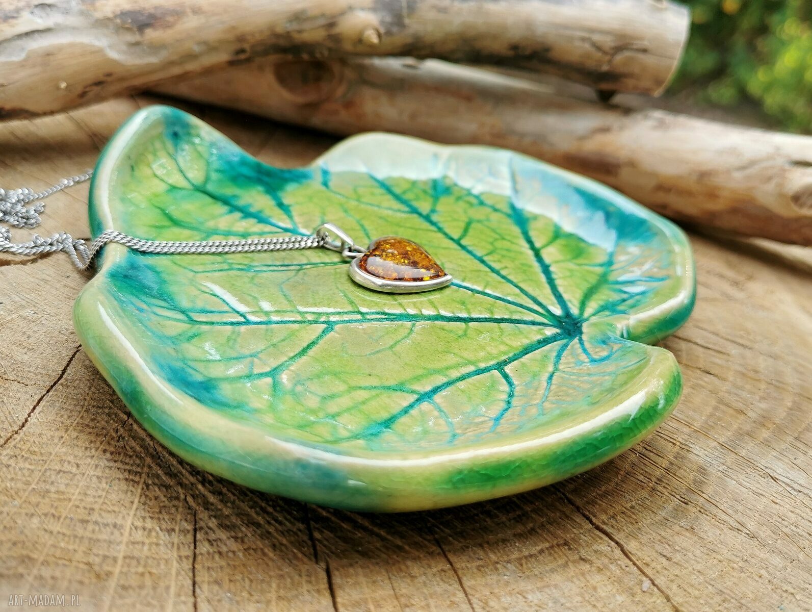 Ceramiczny liść - podstawka (c322) na biżuterię i tealight