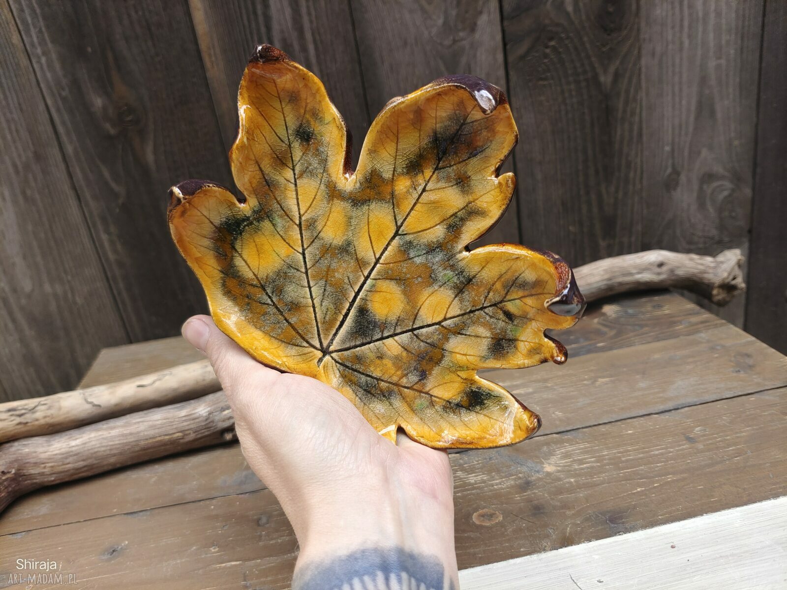 Ceramiczny liść klonu - ręcznie robiona podstawka na biżuterię i tealight