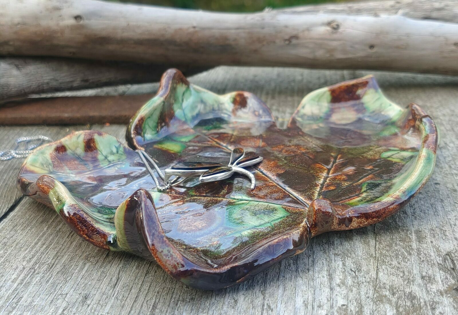 Ceramiczny liść klonu (c567) - podstawka na biżuterię i klucze