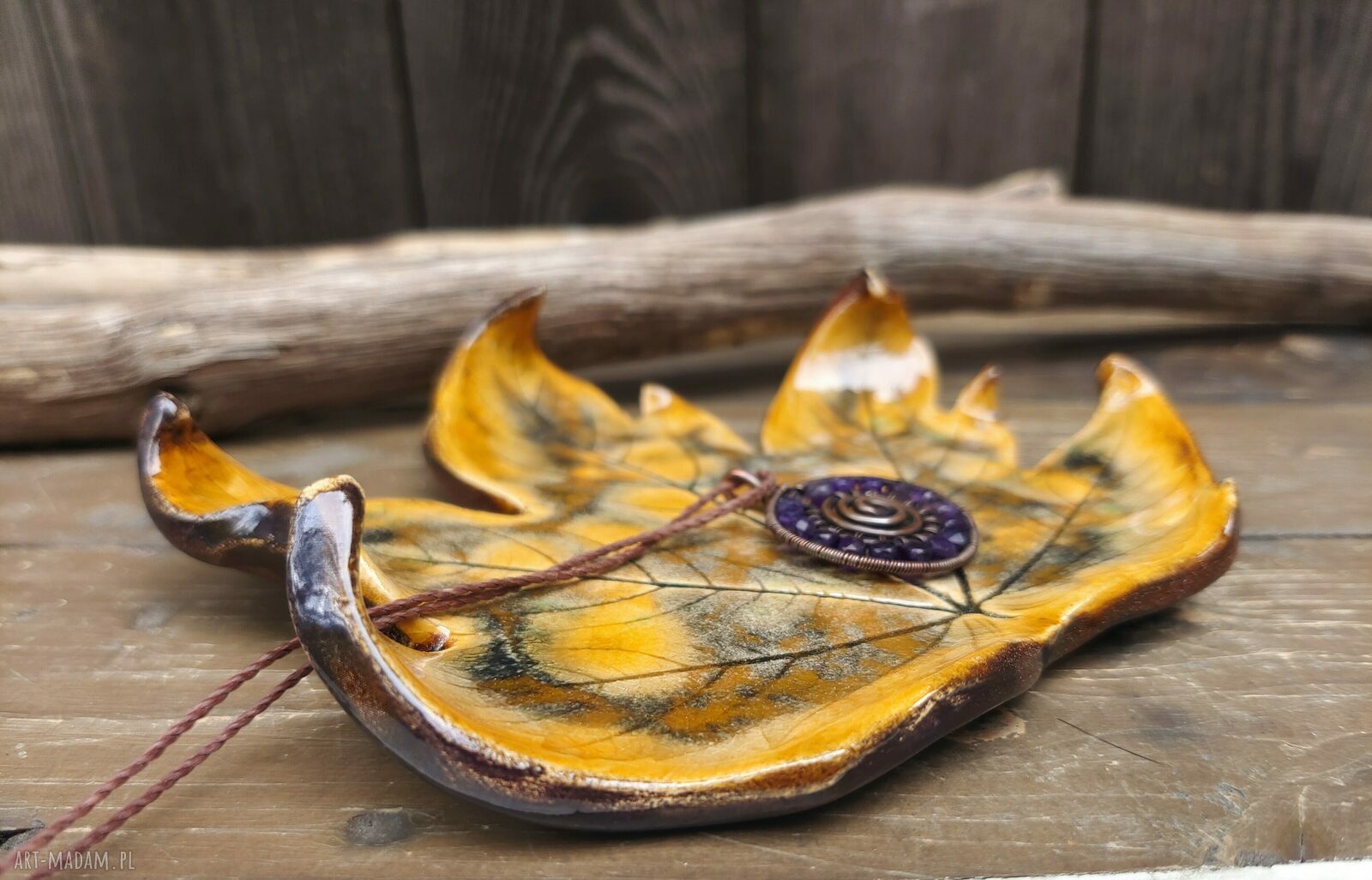 Ceramiczny liść klonu - ręcznie robiona podstawka na biżuterię i tealight