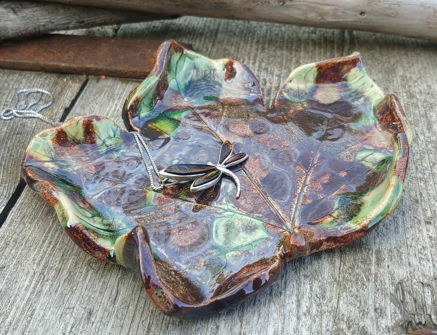 Ceramiczny liść klonu (c567) - podstawka na biżuterię i klucze